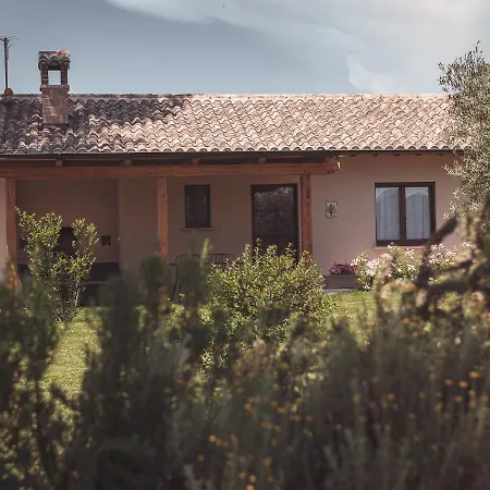 Agriturismo Querceto Farm stay *